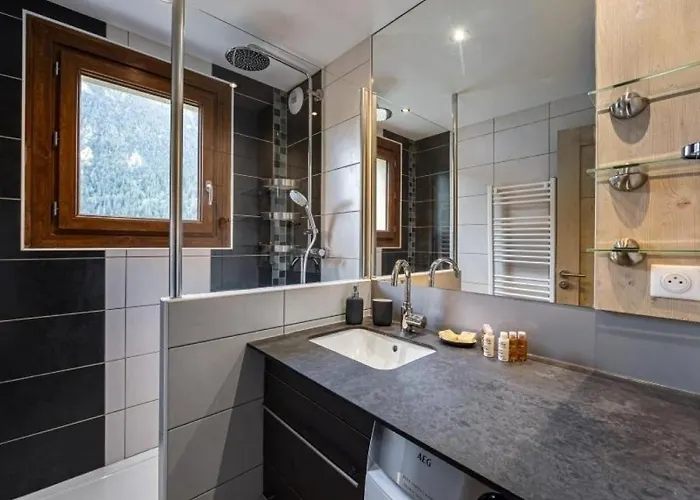 Appartement Renove Courchevel 1650 Avec Parking - Fr-1-563-85 * Courchevel